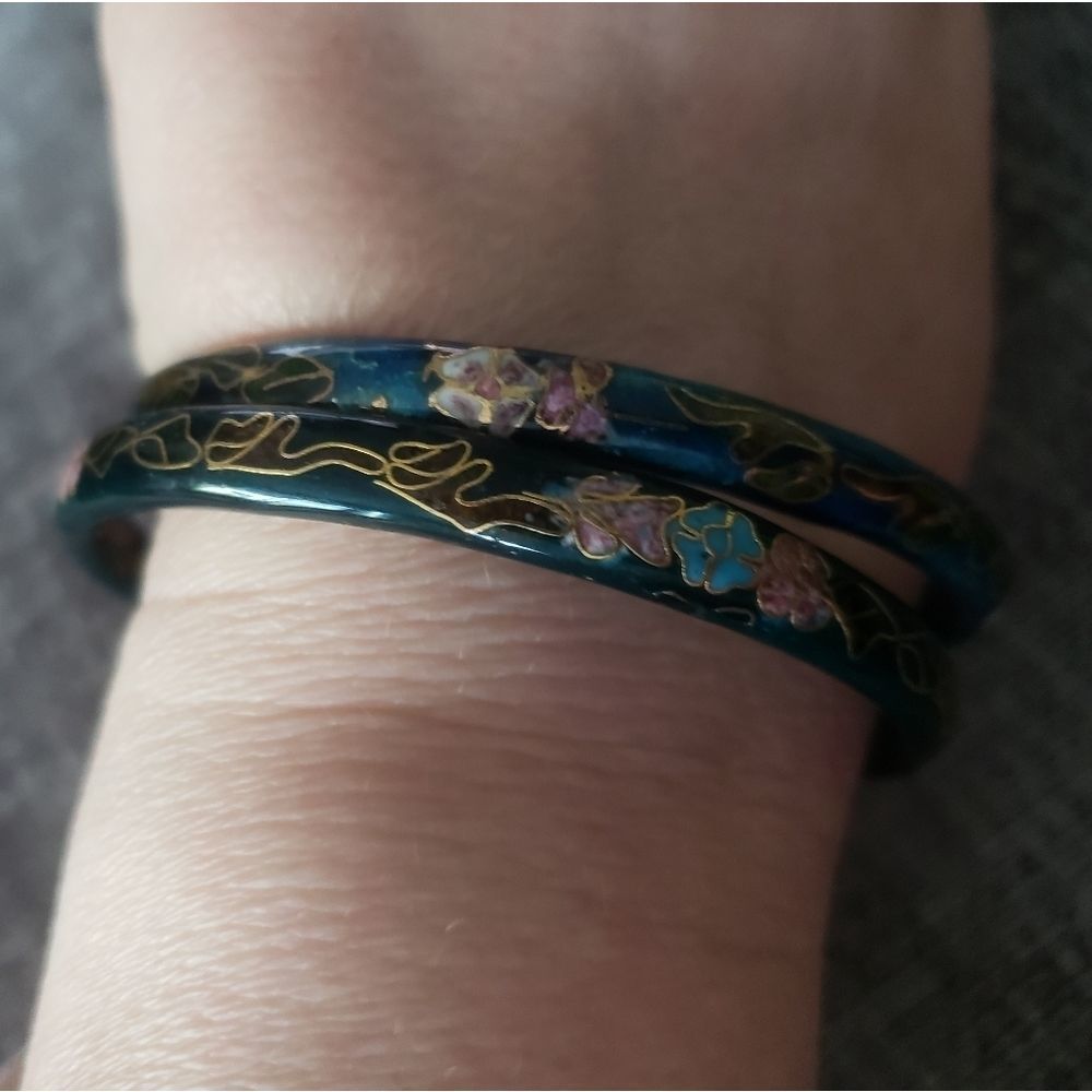 Beautiful Set of Vintage Cloisonné Floral Design Bracelets